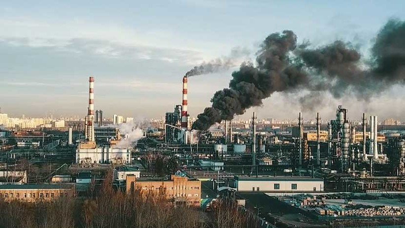 Arde una refinería de petróleo en Moscú (VIDEO, FOTOS)