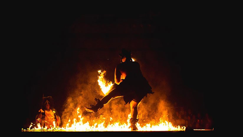 VIDEO: Participa en un 'show' de malabarismo con fuego pero algo no salió bien con las llamas
