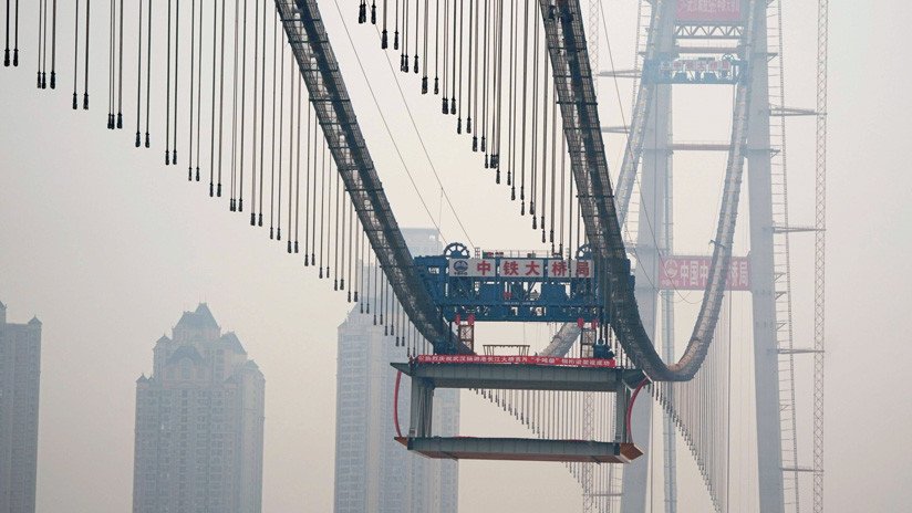 China construir el puente colgante de dos pisos más largo del en menos de un año - RT
