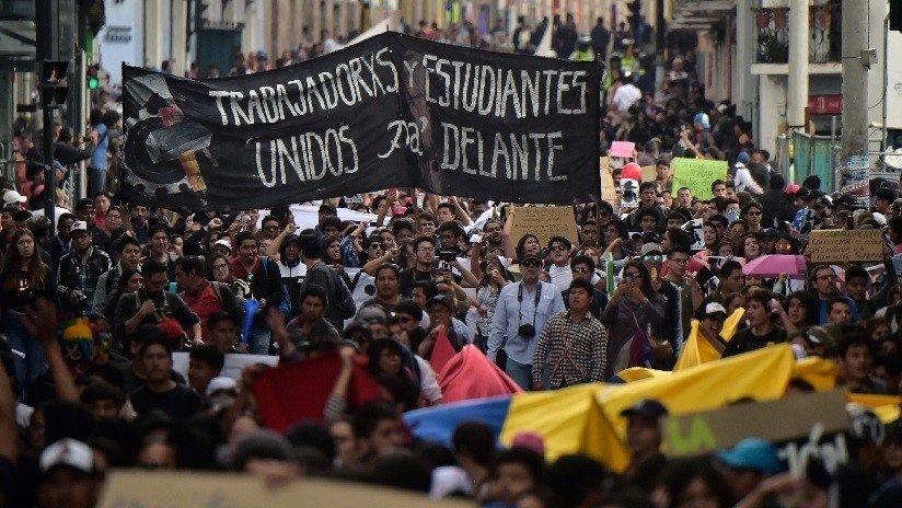 Estudiantes protestan contra recorte de presupuesto para educación superior en Ecuador