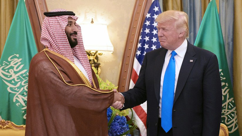 Trump elogia a Arabia Saudita por reducir los precios del petróleo e insta a bajarlos aún más