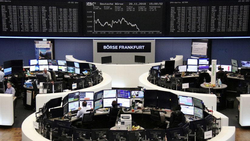 Wall Street se toma un feriado y las bolsas europeas caen