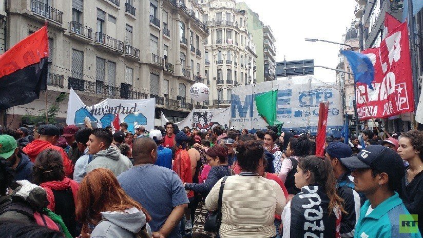 "Nuestros hijos no van a volver": Marchas protestan contra la violencia policial en Argentina