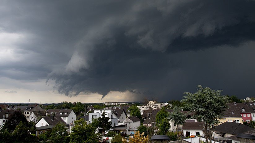 VIDEO: Un doble tornado arrasa el sur de Italia