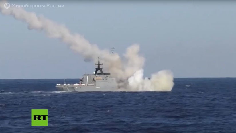 VIDEO: La nueva corbeta rusa Gromki prueba su sistema de misiles crucero Urán en el mar de Japón