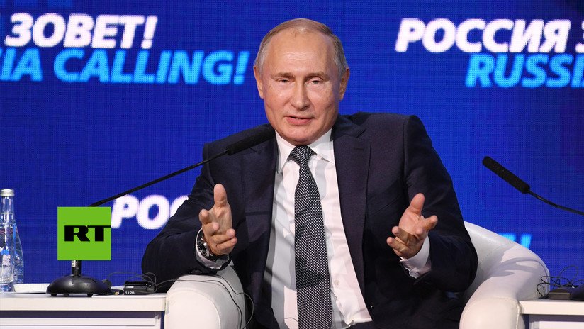 Putin responde por qué Rusia está abandonando el dólar