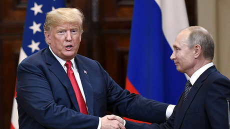 FOTO: EE.UU. conmemora la cumbre Trump-Putin en 'Helpinski' con una moneda llena de erratas