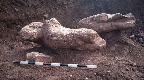 FOTOS: Granjero griego tropieza con un cementerio antiguo lleno de estatuas desnudas