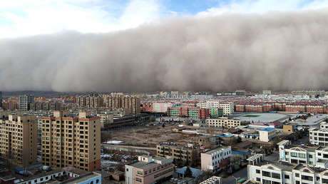 VIDEO: Una tormenta de arena 'se traga' una ciudad china en cuestión de minutos