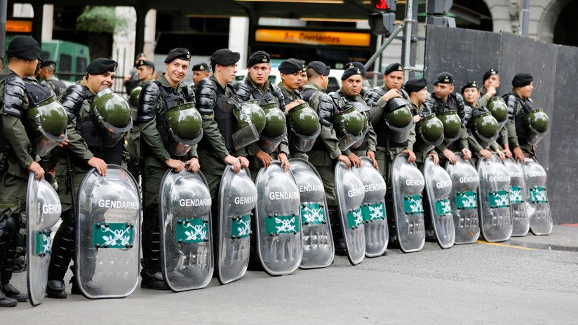 Una norma que da más libertad a agentes para disparar enciende el debate en Argentina