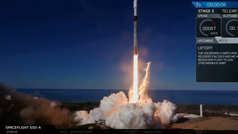 El SpaceX bate dos récords al lanzar un Falcon 9 con 64 satélites (VIDEO)