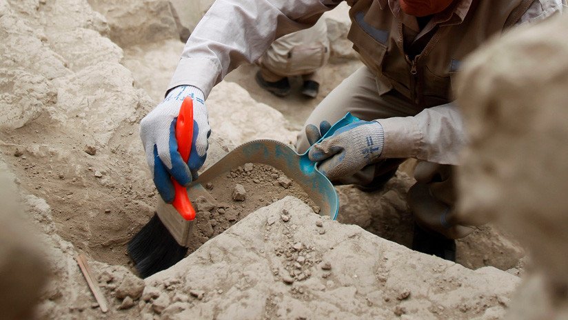 FOTOS: Arqueólogos hallan una bolsa de 3.000 años de antigüedad llena de tesoros