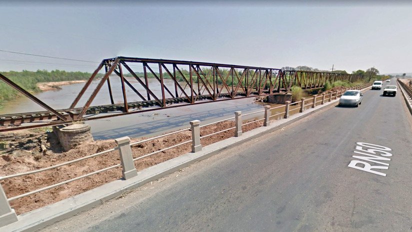 VIDEO: Un puente se derrumba en el norte de Argentina justo cuando pasaba un tren
