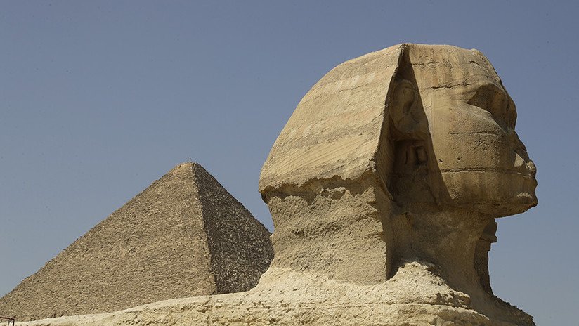 Egipto investiga las imágenes de dos turistas haciendo el amor en la cima de la pirámide de Keops