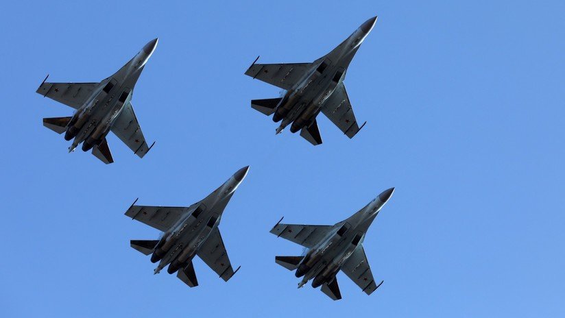 VIDEO: Сazas Su-35S representan una batalla aérea en el Lejano Oriente ruso