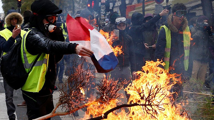"Catástrofe" económica y "revolución ciudadana": Francia, en alerta por los 'chalecos amarillos'
