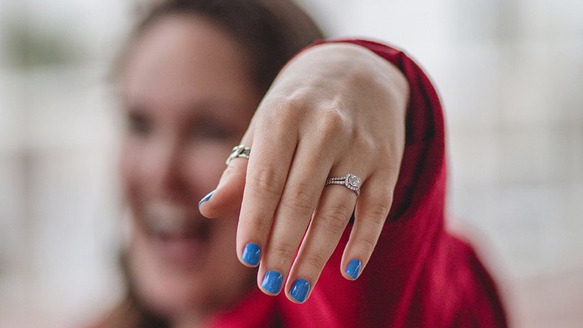 EE.UU.: Encuentran el anillo con diamantes que una mujer perdió en el retrete hace 9 años (FOTO)