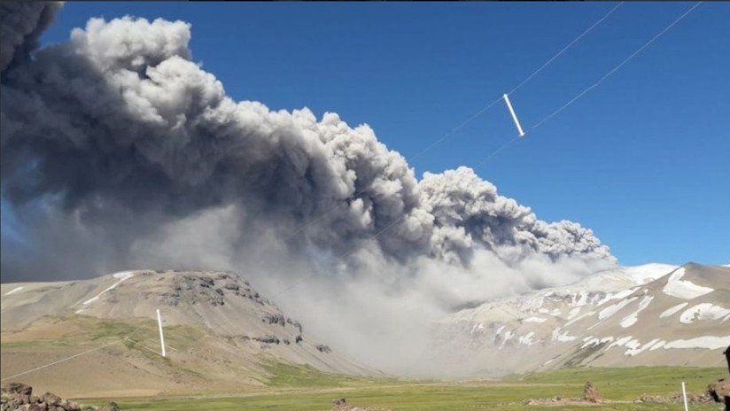 VIDEOS: Alerta en Chile y Argentina por la actividad del volcán Peteroa