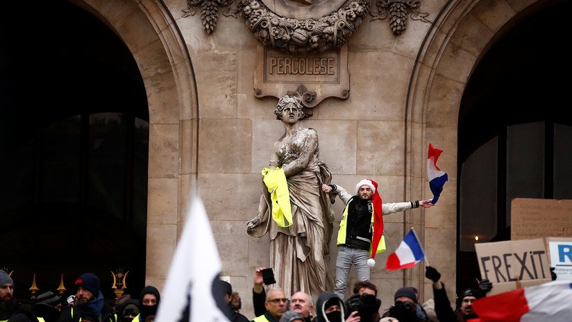 Los 'chalecos amarillos' protagonizan el quinto acto de protestas en la capital francesa