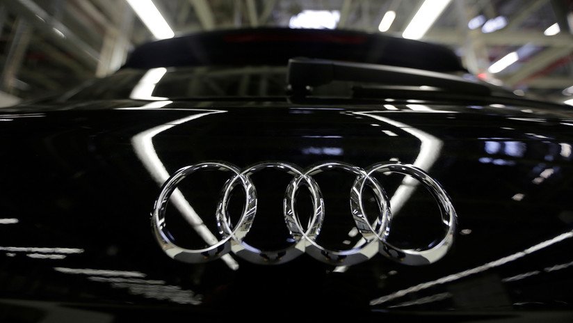 "Me caí con mi camioneta y todo a mi pileta": el Audi de casi 80.000 dólares que acabó bajo el agua