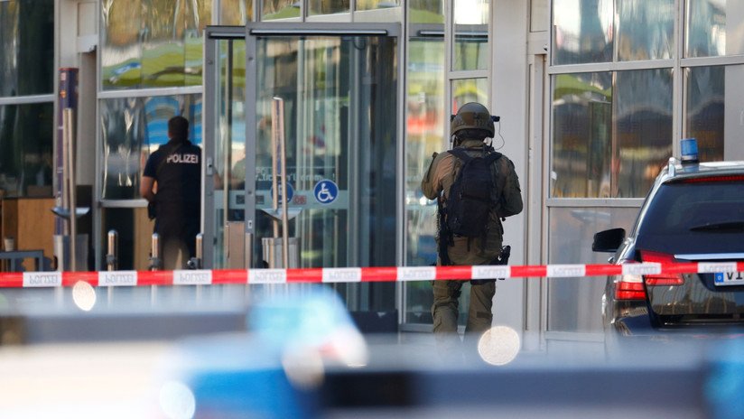 Al menos diez heridos por el choque de un automóvil contra una parada de bus en Alemania