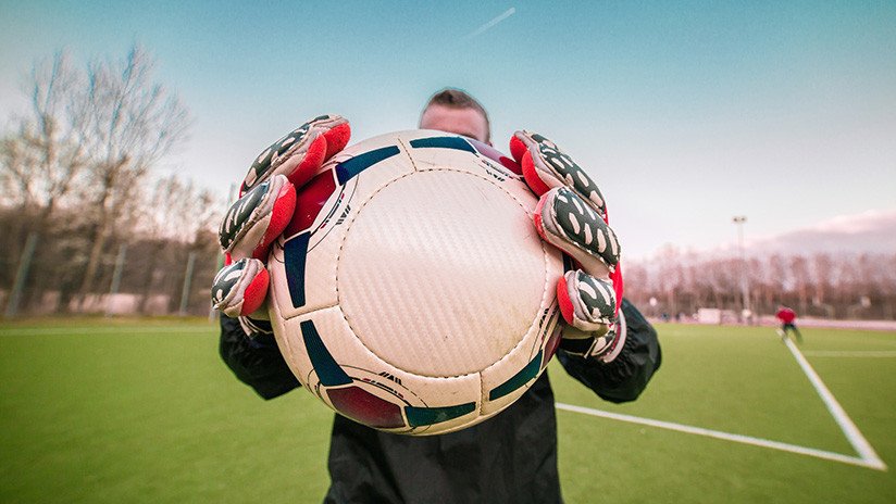 VIDEO: Un arquero de fútbol italiano termina 2018 con "el peor autogol del año"