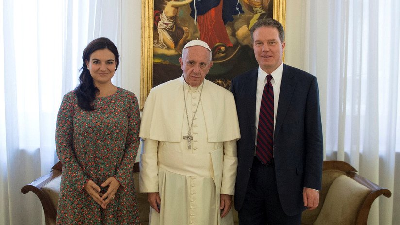 El portavoz y la viceportavoz del Vaticano abandonan su cargo