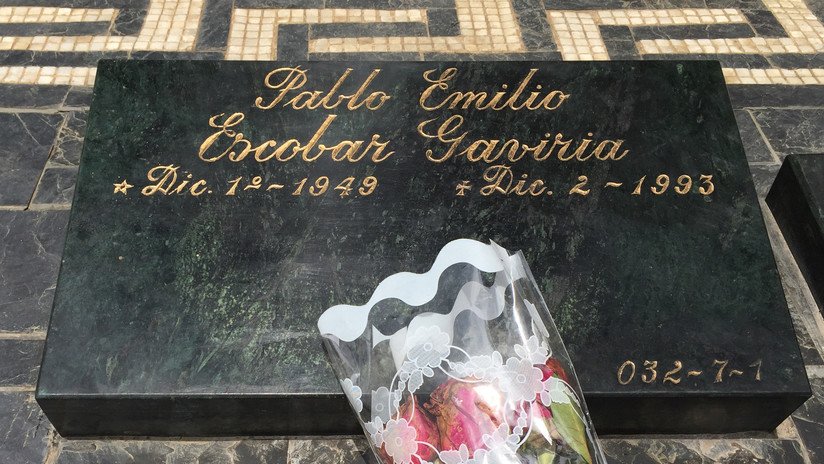 La vida de un británico se convirtió en una pesadilla tras esnifar cocaína sobre la tumba de Escobar