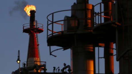 Los precios del petróleo Brent y WTI caen más del 5%