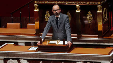 El Gobierno francés supera la moción de censura 
