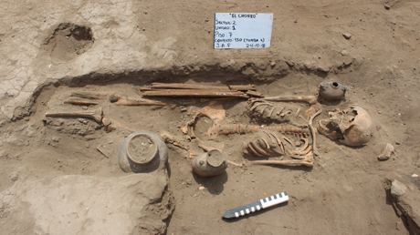 FOTOS: Hallan en Perú un antiguo cementerio con cuerpos amputados en un ritual preincaico
