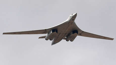 Un embajador de EE.UU. tacha de "piezas de museo" los Tu-160 en Venezuela y Rusia le responde