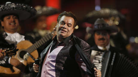 Una foto con la "prueba de vida" de Juan Gabriel aviva la polémica sobre su muerte
