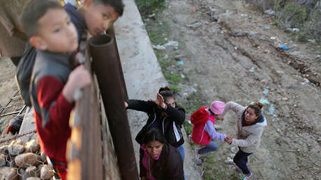 Cierre parcial del Gobierno de EE.UU. afecta reunificación de familias migrantes