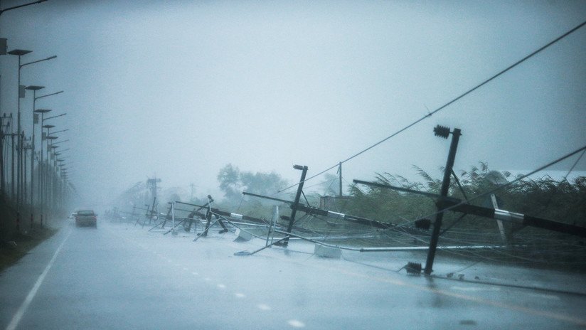 VIDEO: La primera tormenta tropical en tres décadas se cobra su primera víctima en Tailandia