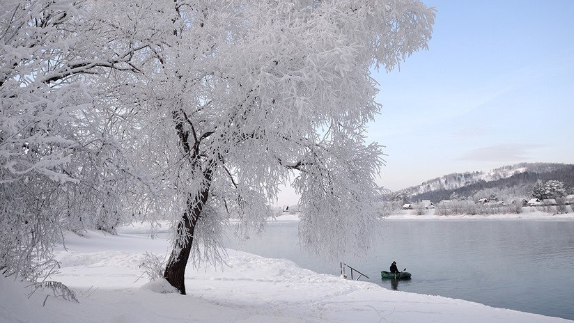 Como en un cuento de hadas: Aparecen misteriosas 'setas' de hielo en el Lejano Oriente ruso (FOTOS)