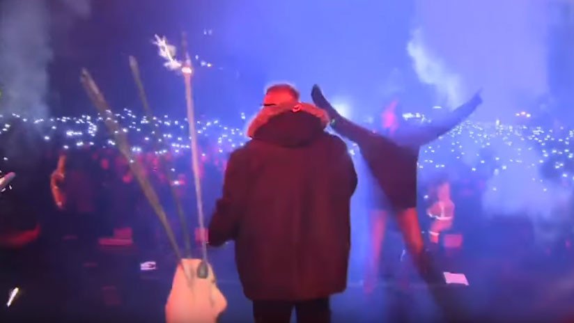 Publican videos del momento del ataque con un cuchillo a un alcalde polaco en pleno concierto