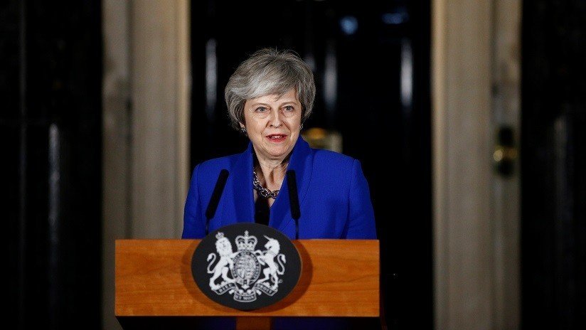 May llama a las fuerzas políticas británicas a unirse para encontrar una solución respecto al Brexit