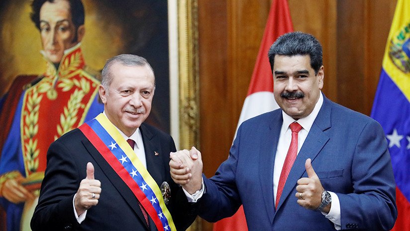 Turquía ofrece "todo su apoyo" a Maduro