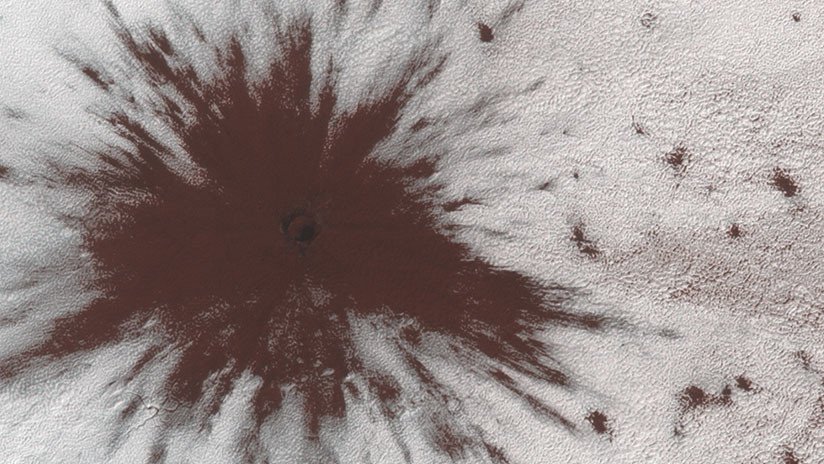 VIDEO: Descubren un enorme cráter en Marte ocasionado por el impacto de un meteorito 