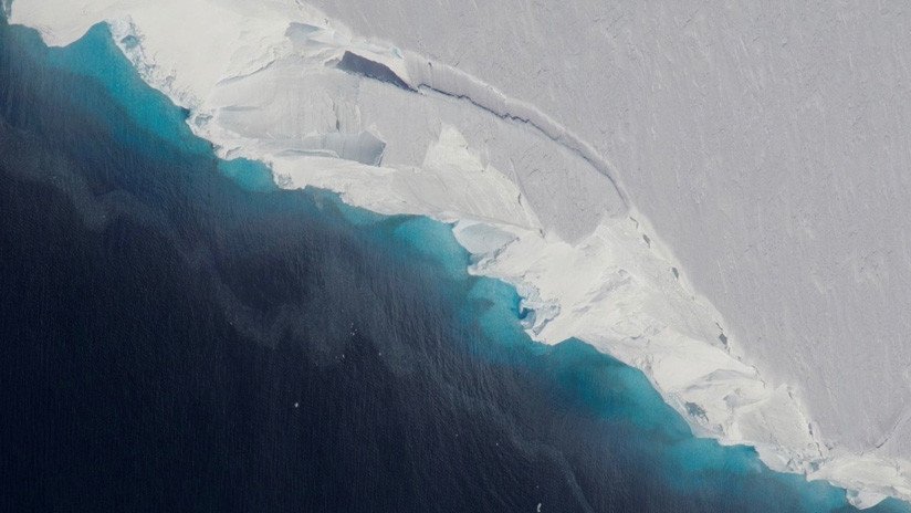 Un gigantesco hueco oculto bajo un glaciar antártico amenaza con incrementar el nivel del mar