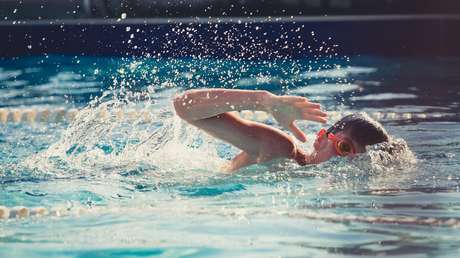 Un niño de 11 años salva a un adulto de morir ahogado al fondo de una piscina