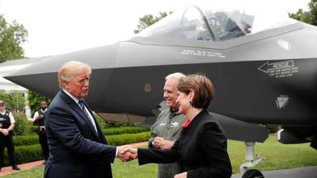 Cómo las mujeres se apoderaron del complejo militar-industrial de EE.UU.