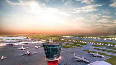 Cierran zona de control del terminal 2 del aeropuerto londinense de Heathrow por paquete sospechoso