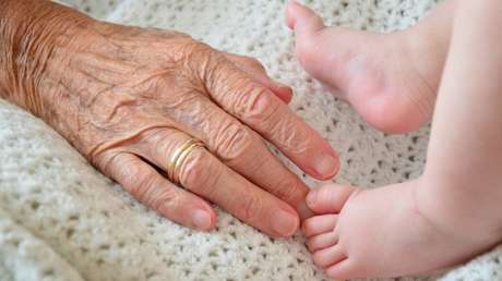 VIDEO: Reto viral de 'cuatro generaciones' derrite corazones de los internautas