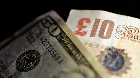 El dólar retrocede mientras la libra esterlina gana terreno antes de la votación por el Brexit