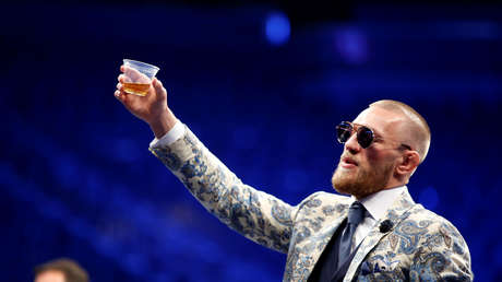 VIDEO: Conor McGregor presume de su nuevo yate y resulta ridiculizado por un pequeño detalle