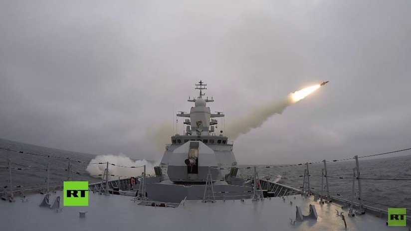 VIDEO: Una corbeta de la Flota del Mar Báltico de Rusia dispara sus misiles