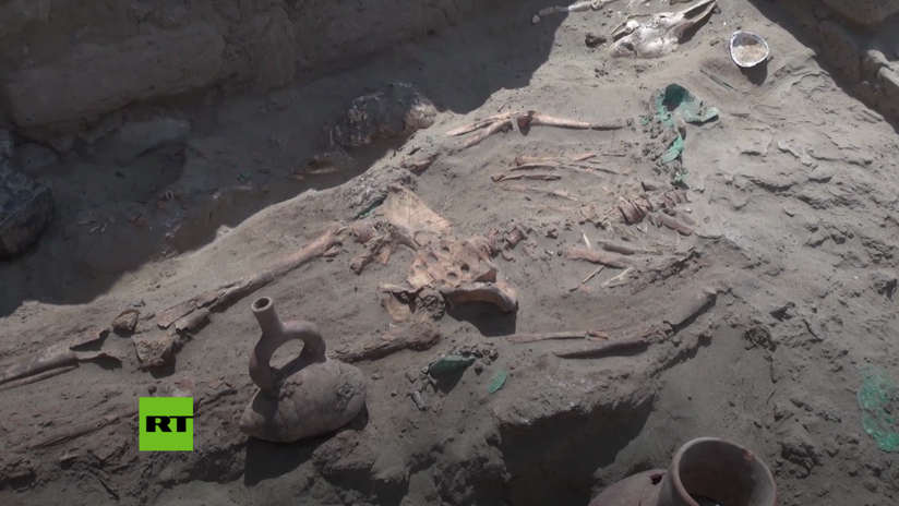 VIDEO: Descubren en Perú tres antiguas tumbas con los restos de un alto militar y un objeto erótico