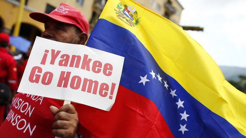 Humanismo "inhumano": Caracas critica a EE.UU. por prometerle ayuda mientras respalda "un Gobierno títere"